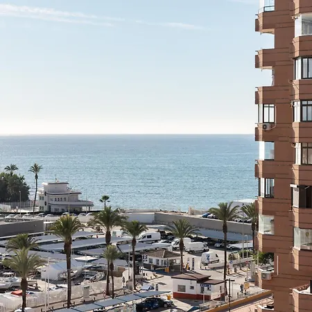 Sunny With Seaview Фуэнхирола